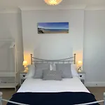 Seaspray Boutique Уитби